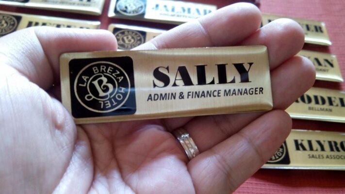 Tem nhãn kim loại và tem nhựa