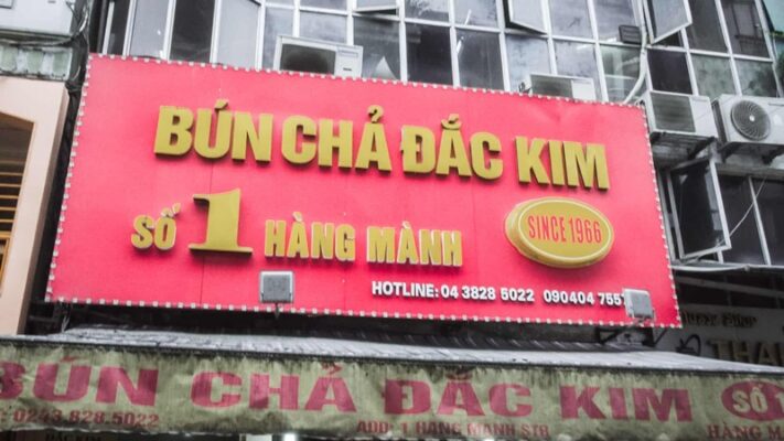 Báo giá làm bảng hiệu mica tại TPHCM