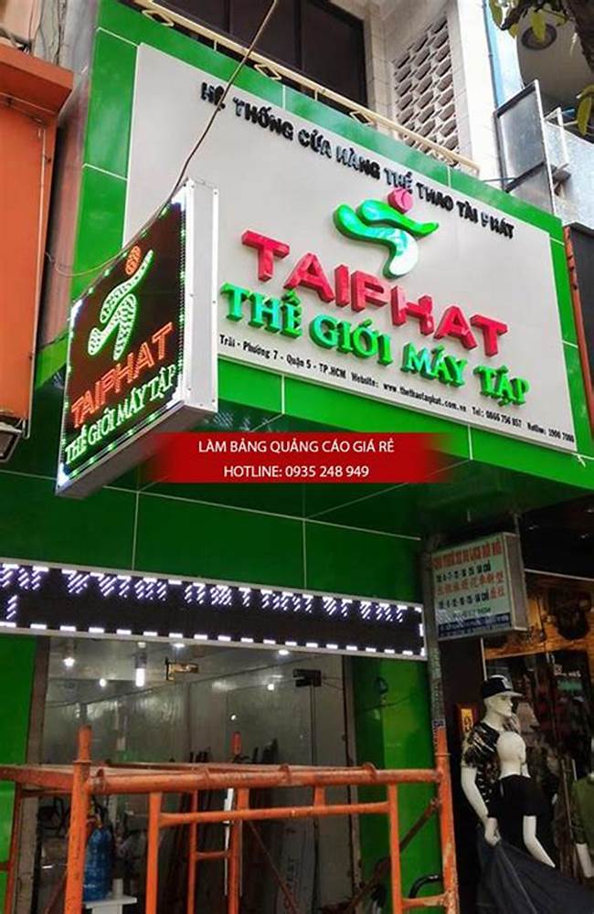 Tầm quan trọng của bảng hiệu mica trong việc xây dựng thương hiệu Cách chọn bảng hiệu mica phù hợp cho doanh nghiệp của bạn