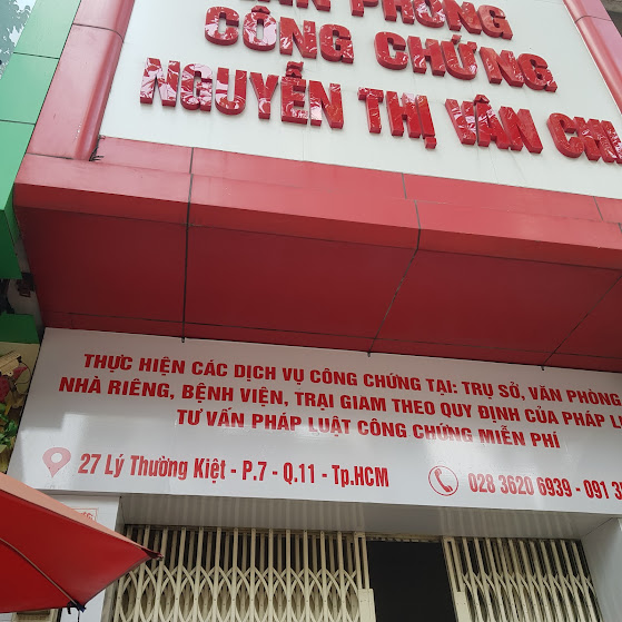 Quy trình sản xuất bảng hiệu mica: Từ thiết kế đến lắp đặt Hoàn thiện và kiểm tra chất lượng