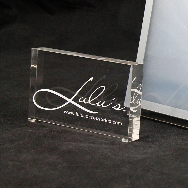 In UV trên mica - Công nghệ đột phá cho sản phẩm in đẹp mắt và bền vững Lợi ích của việc sử dụng công nghệ in UV trên mica