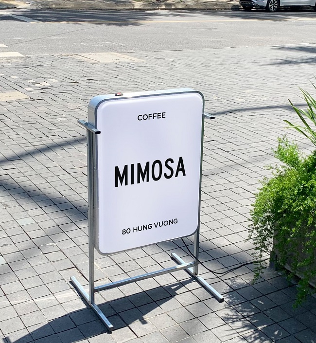 Bảng Hiệu Hộp Đèn Đứng: Định Nghĩa Và Kích Thước Phổ Biến Mau Bang Hieu Hop Den Dung 4