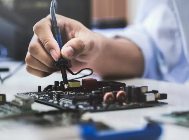 Các Địa Chỉ Uy Tín Tra Cứu Bảng Giá Sửa Laptop