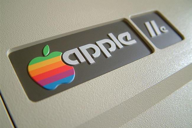 Logo Apple 2 vào năm 1977