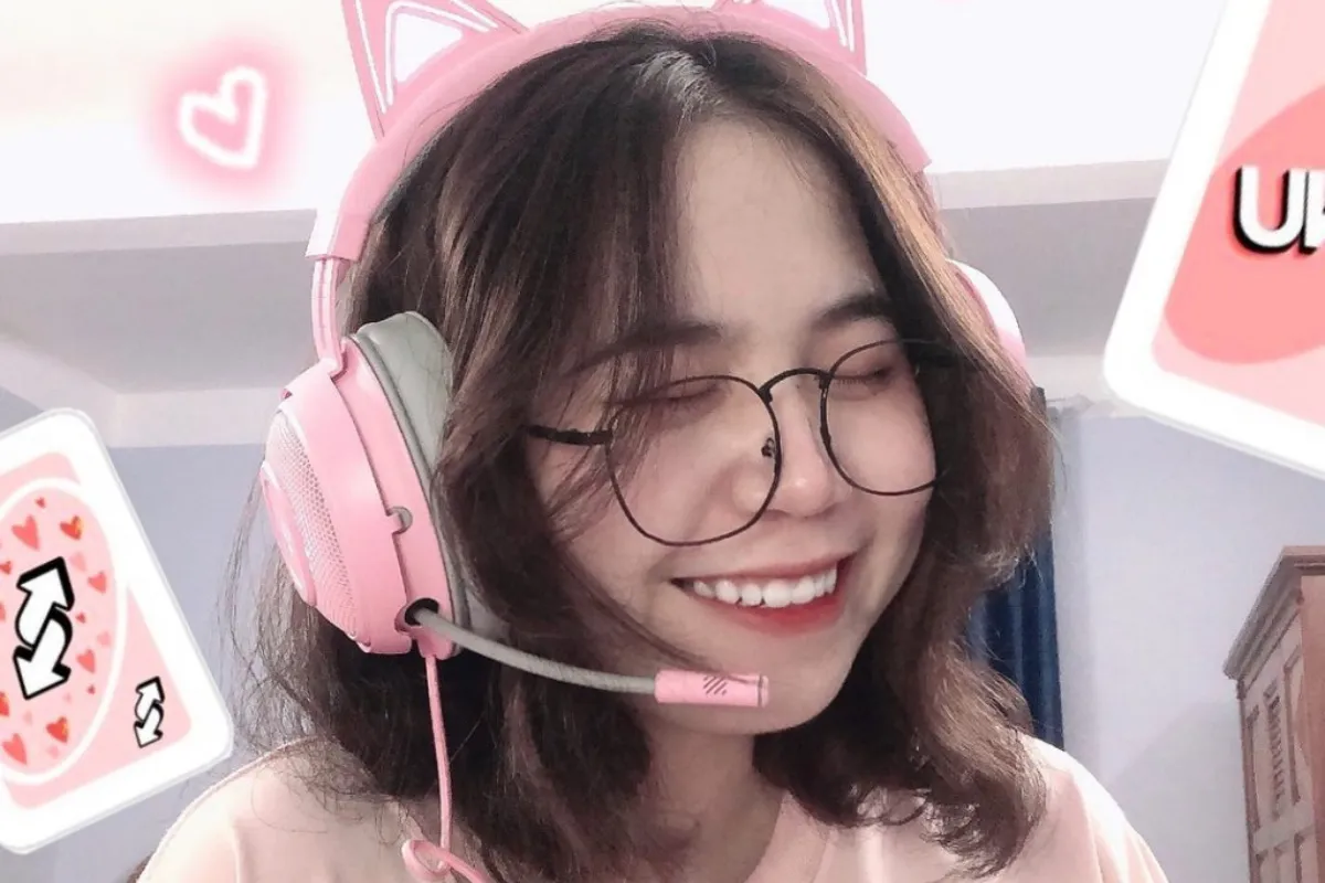 Mèo Simmy Là Ai? Ngắm Trọn Bộ Ảnh Cute "Đốn Tim" Của Nàng Streamer Nếu bạn là một fan của cộng đồng game thủ Việt Nam, đặc biệt là những tựa game như Minecraft hay Mini World, chắc chắn cái tên Mèo Simmy không còn xa lạ