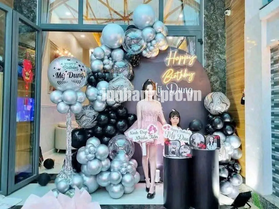 Dù bạn tổ chức trang trí sinh nhật ngoài trời trong sân vườn, tại nhà riêng hay trang trí sinh nhật nhà hàng, chúng tôi đều có giải pháp vật liệu và thiết kế phù hợp để chống chọi với thời tiết hoặc tôn lên vẻ sang trọng