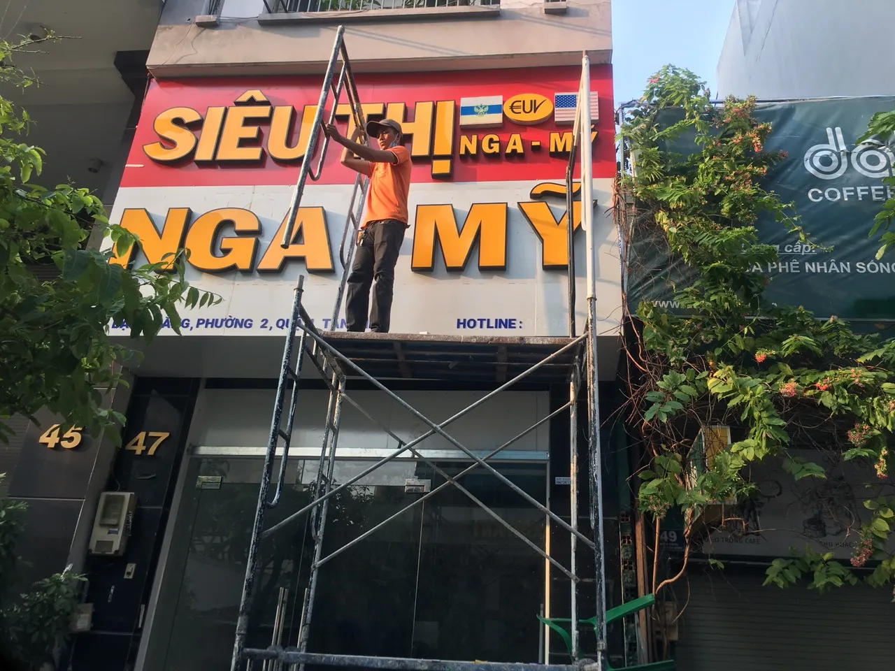 Thi công bảng hiệu Siêu Thị Nga Mỹ