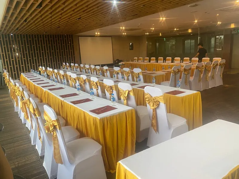 Cho Thuê Bàn Ghế Đám cưới gia đình – 30 bàn tròn