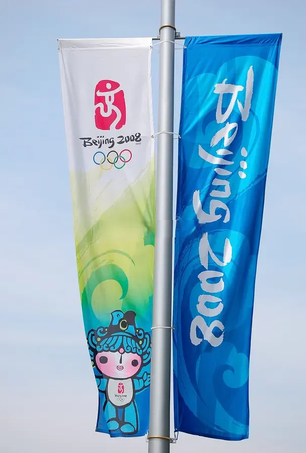 Việc in cờ vải ngày càng được nhiều doanh nghiệp, tổ chức và cá nhân lựa chọn nhờ độ bền cao, màu sắc sắc nét và giá thành hợp lý