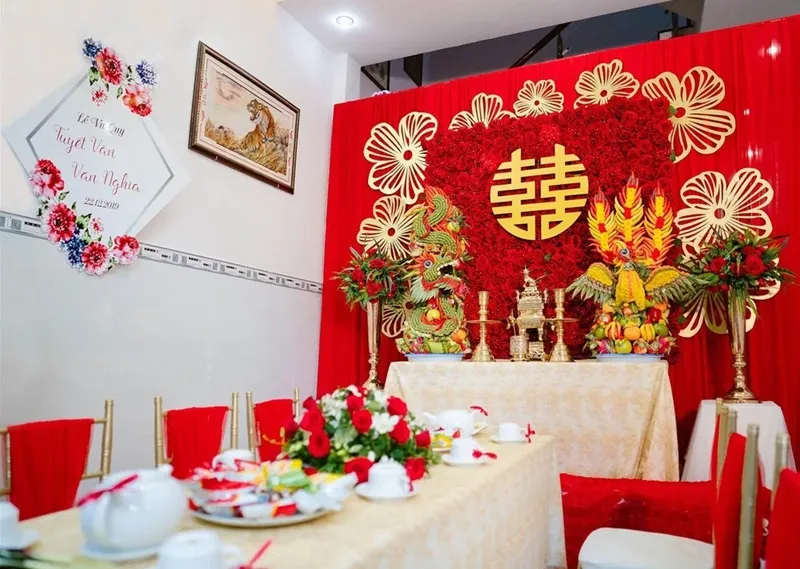 Trang trí gia tiên Mẫu gia tiên tone đỏ – vàng truyền thống